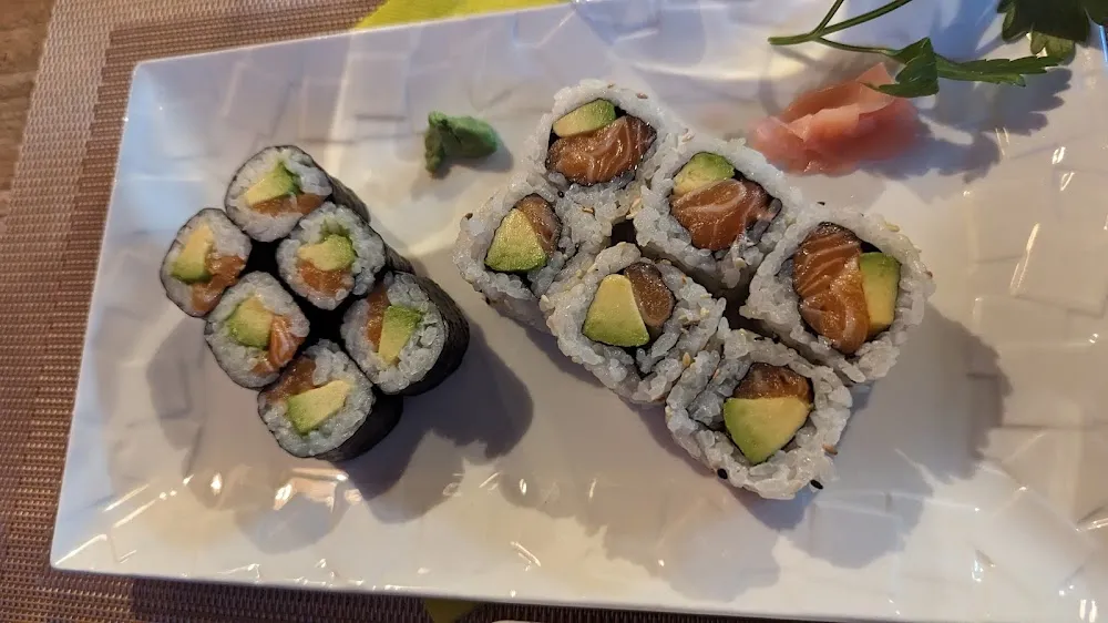 Maki Et California Saumon Avocat